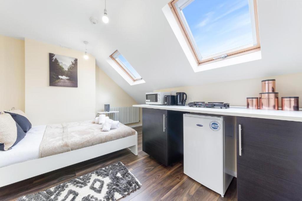 Twickenham Homes 埃尔沃斯 外观 照片